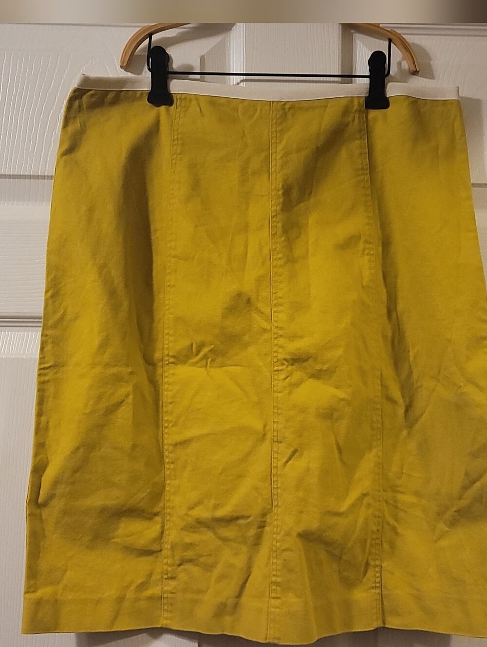 DownEast Lime Green Pencil Skirt. 98% Cotton 2% Spandex. Size M